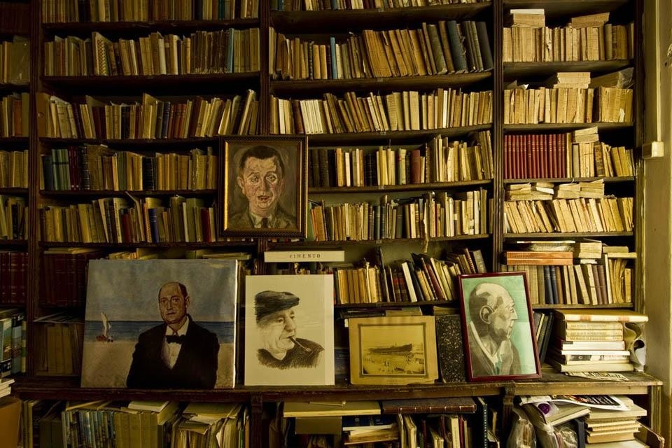 Antiquarian Bookshop. Photograph by Alessandro Paderni.