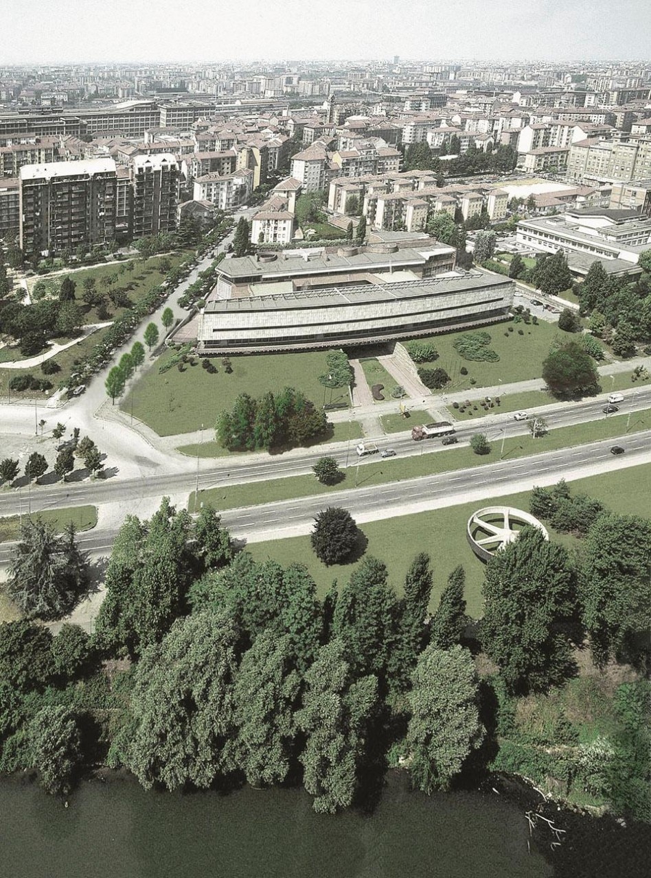 The original building by
Albertini has become the
symbolic and functional basis
for a redevelopment strategy
concerning the southeast part
of the city that was involved
with the celebrations of the
Universal Labour Exposition
in 1961.