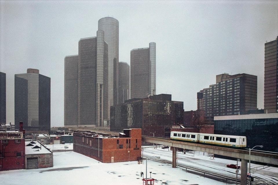 Renaissance Center, Detroit, 2005. <br />
Top image: John R. Street, Detroit, 2003. Photos by Camilo
José Vergara. Renaissance Center, Detroit, 2005. <br />
Top image: John R. Street, Detroit, 2003. Photos by Camilo
José Vergara.