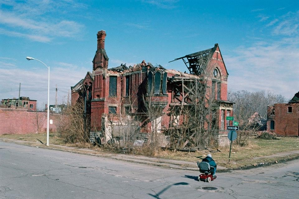 Ransom Gillis Mansion, John R at Alfred, 2001. Photo by Camilo José Vergara. Ransom Gillis Mansion, John R at Alfred, 2001. Photo by Camilo José Vergara.