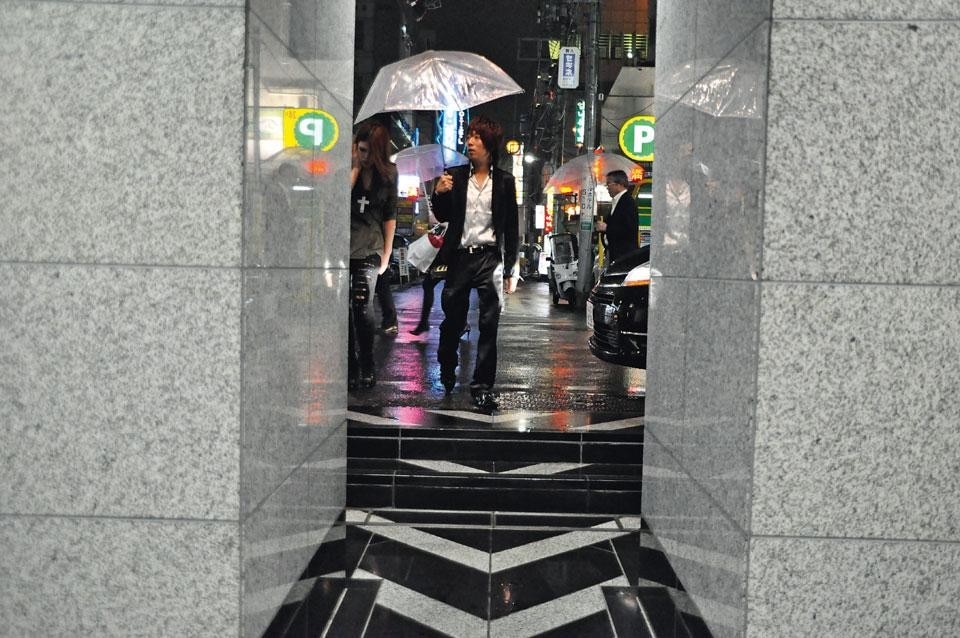 The outside, viewed from the Ichiban-kan. Photo by Matteo Belfiore