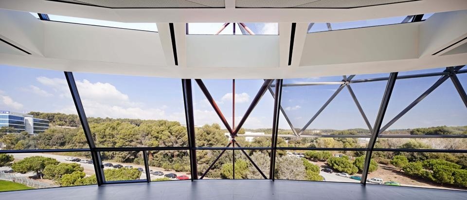 The building is lit by a sophisticated project which emphasises the architecture: low energy consumption LED technology luminaires, managed by a control system which allows the creation of spectacular lighting The building is lit by a sophisticated project which emphasises the architecture: low energy consumption LED technology luminaires, managed by a control system which allows the creation of spectacular lighting