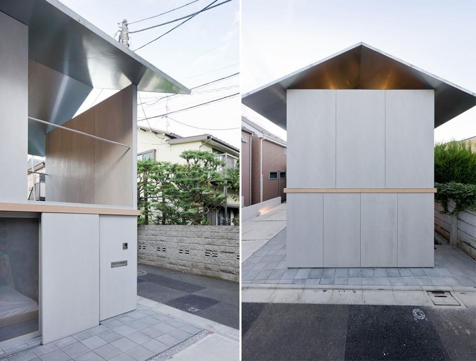 The ground floor is low-ceilinged, intimate and introvert whereas the upper one is high-ceilinged, open and extrovert The ground floor is low-ceilinged, intimate and introvert whereas the upper one is high-ceilinged, open and extrovert
