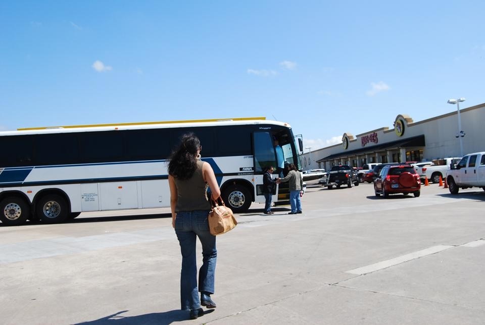 The <em>librotraficantes</em> bus