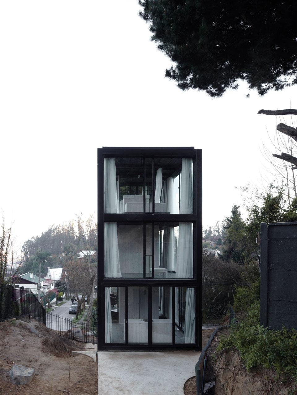 Pezo von Ellrichshausen, <em>Arco House</em>, Concepción, Chile