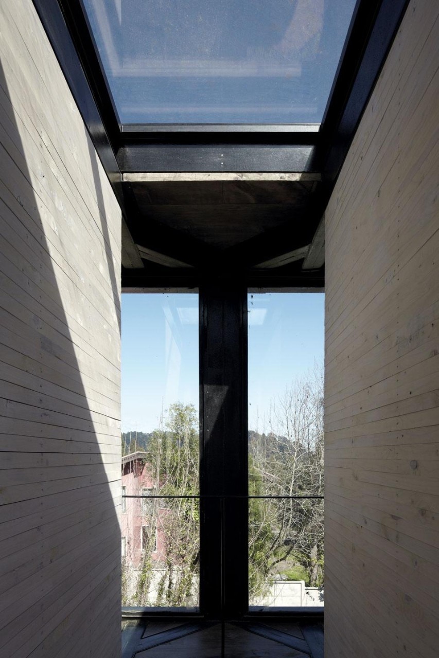 Pezo von Ellrichshausen, <em>Arco House</em>, Concepción, Chile