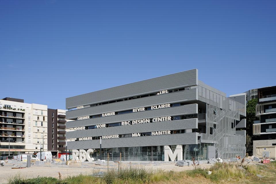 The south front overlooks a park under construction. Photo by E. Saillet