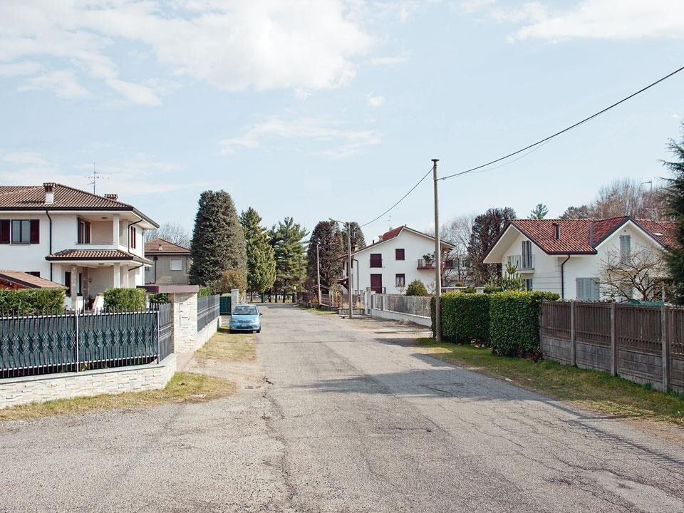 Via Boito in Giussano, 30
km north of Milan. The maxitrial
named “Infinito”, against
infiltration by Mafia clans in
North Italy, revealed that the
family of boss Antonio Stagno
owned several apartments
in this street, inhabited by
various associates and used
for meetings of senior clan
members