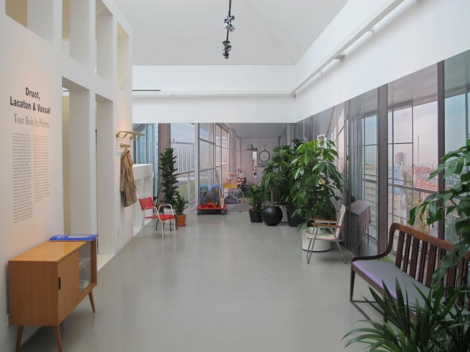 <em>DRUOT, LACATON & VASSAL – Transformation of a 1960s Residential Highrise</em> installation view at the Deutsches Architekturmuseum, Frankfurt