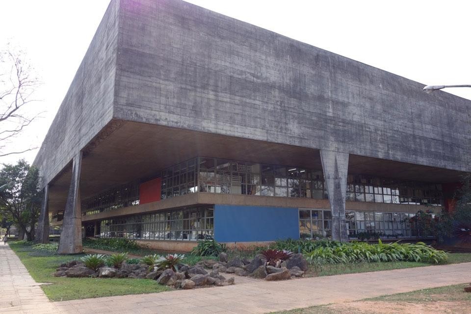 João Batista Vilanova Artigas: FAU São Paulo University