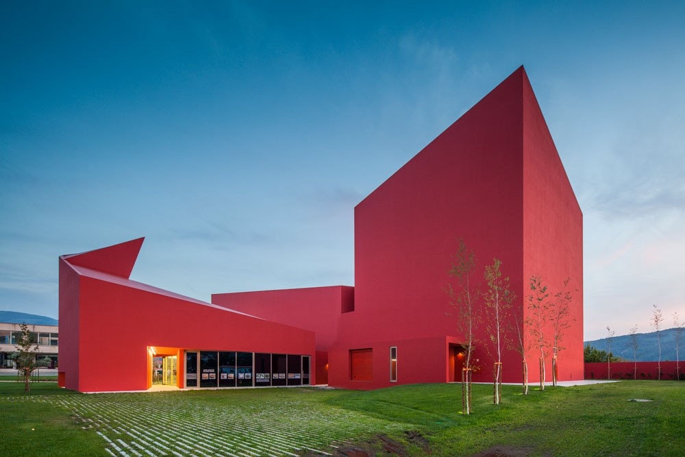 FAT – Future Architecture Thinking: Casa das Artes Miranda do Corvo, Portugal. Photo João Morgado
