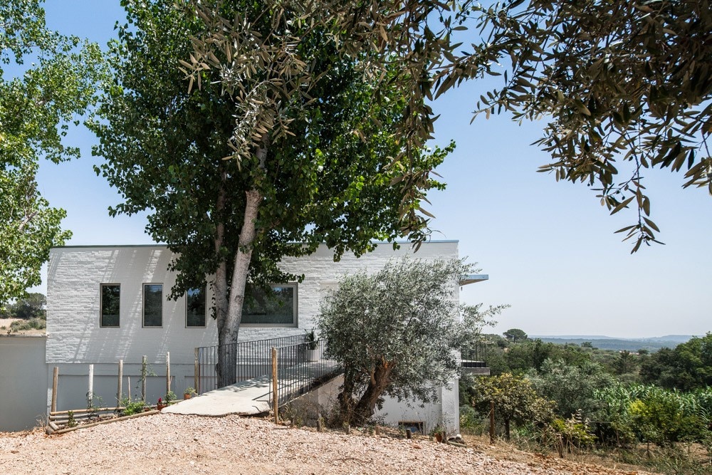 Miguel Marcelino, House on a warehouse Miguel Marcelino, House on a warehouse