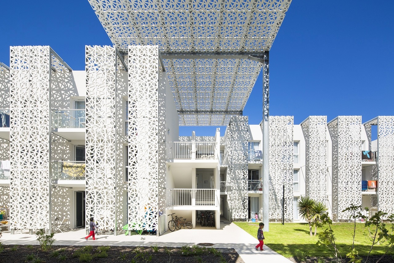 Jacques Ferrier Architectures, Nakâra Residential Hotel, Cap d’Agde, France. Photo © Jacques Ferrier Architectures