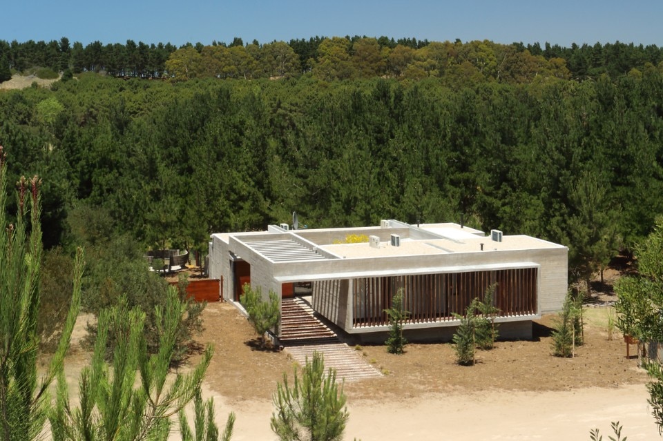 Besonías Almeida arquitectos, S&S House, Costa Esmeralda, Pinamar, Buenos Aires, Argentina Besonías Almeida arquitectos, S&S House, Costa Esmeralda, Pinamar, Buenos Aires, Argentina