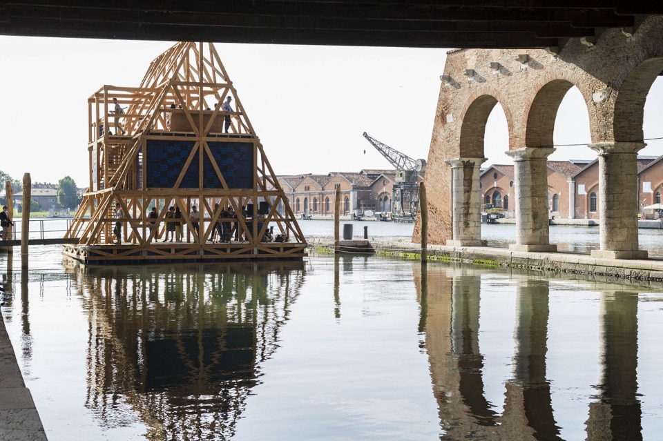 Kunlé Adeyemi's floating school at the Architecture Biennale 2016. Photo Jacopo Salvi. Courtesy of La Biennale di Venezia