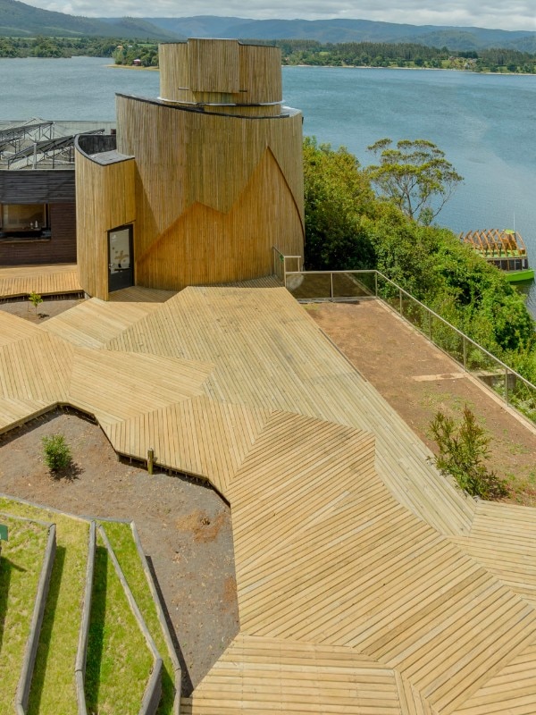 Susana Herrera & Factoria, Yepun, Lake Lanalhue, Chile, 2016 Susana Herrera & Factoria, Yepun, Lake Lanalhue, Chile, 2016