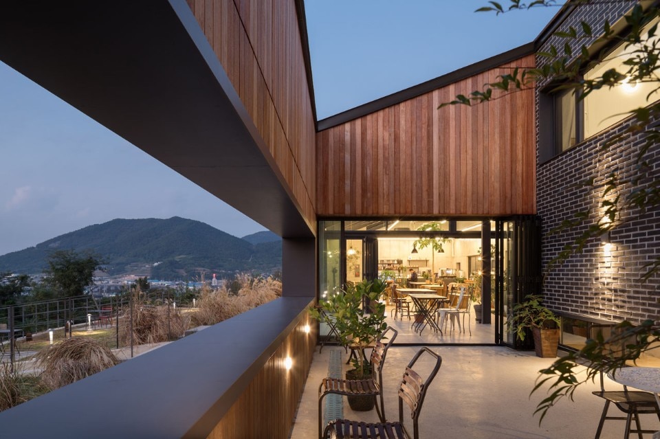 Pildong2ga Architects, The BSTONY café, Dolsan Island, South Korea, 2017