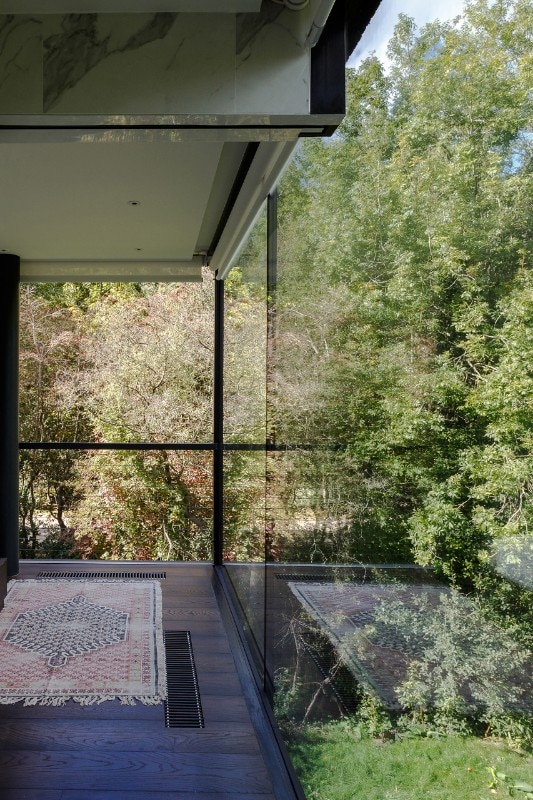 Glass Villa on the lake di Mecanoo