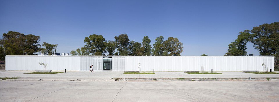 View of the main facade of the building, which includes the access