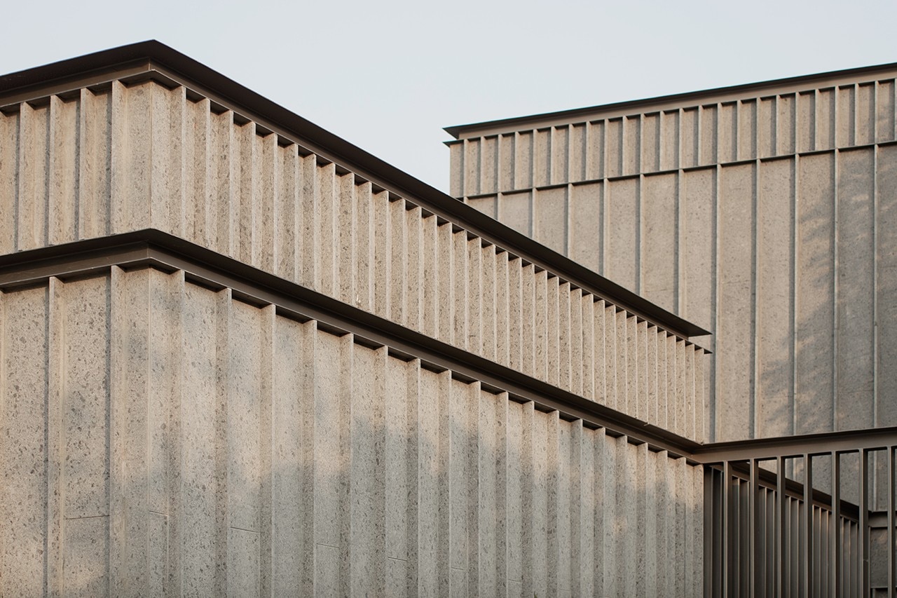 Lakehouse by CollectiveProject in Hyderabad between domestic interior ...