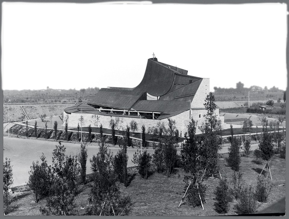Giovanni Michelucci, Chiesa di San Giovanni Battista, Campi Bisenzio, 1960-1964. Courtesy Quattroruote / Editoriale Domus
