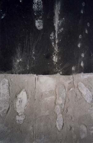 Gruppo A12, "Tracce", Isola block, Milan 2001