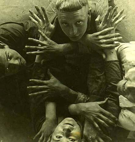 ErichKrause, “Vier ineinander verschlungene Bauhäusler”,  1929 circa

