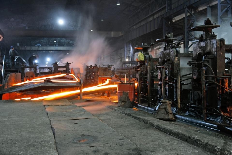 Ali Kazma, <i>Obstructions:
Rolling Mills</i>,
2007 Ali Kazma, <i>Obstructions:
Rolling Mills</i>,
2007