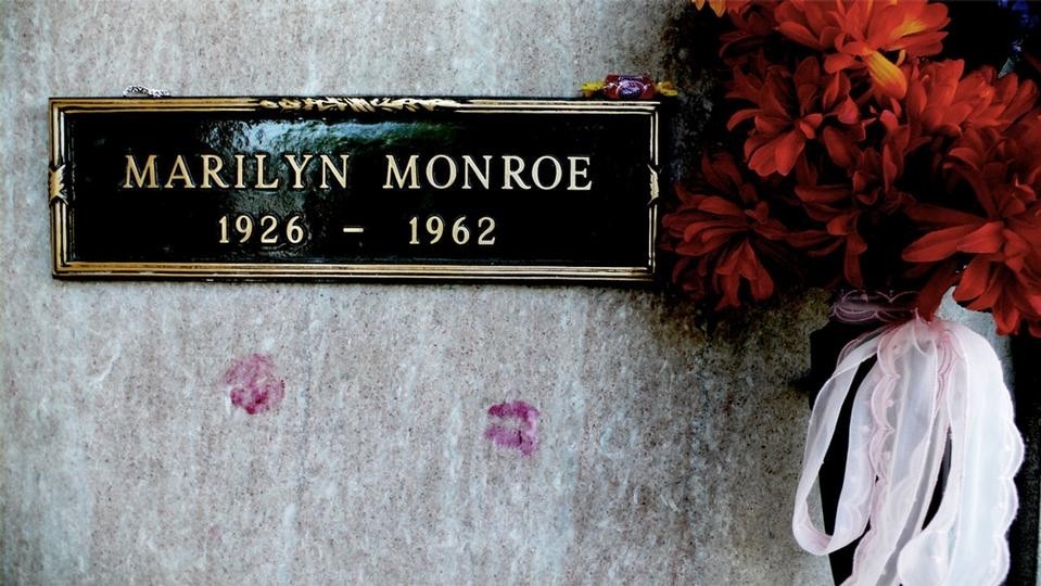 Untitled (Marilyn), 2008. Each year, since 2004, the artist goes to photograph Marylin Monroe’s grave in Los Angeles Untitled (Marilyn), 2008. Each year, since 2004, the artist goes to photograph Marylin Monroe’s grave in Los Angeles