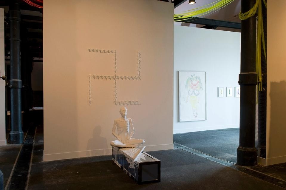 Terence Koh, Installation view: Whaling
2009,
bronze, silver plating, glass, steel, tinted foil, white marble staff, scratches and white paint
applied by artist’s hand during performance. The Birth Of The Giraffes
2009,
55 silver soldiers, scratches and white paint applied by artist’s hand during
performance.

Courtesy the artist and Peres Projects Los Angeles Berlin