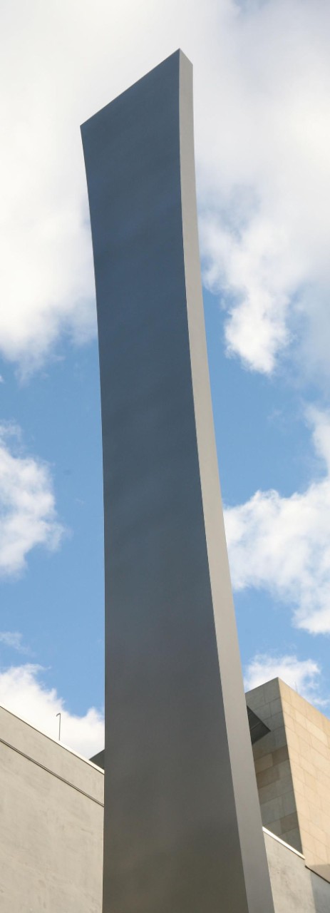 <i>Berlin Totem 2008</i><br>
Stainless steel<br>
40’ x 4’ x 8 inches (1219.2 x 121.9 x 20.3 cm)<br>
Edition of 1<br>
U.S. Embassy, Berlin, gift of the artist commissioned by the Foundation for Art
and Preservation in Embassies<br>
Photo (c) 2008 Jack Shear
