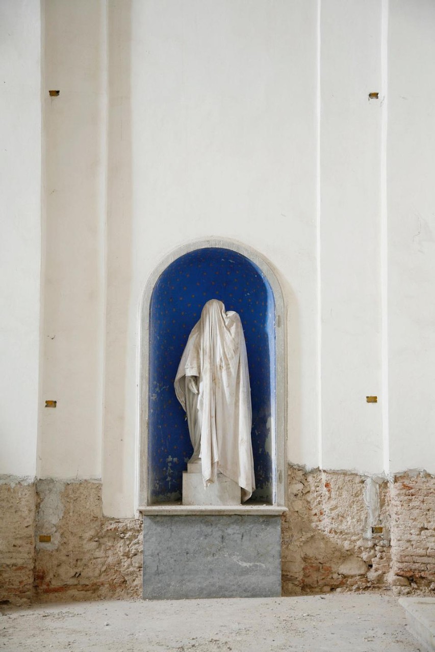 Detail of the interior
design for the Santa Maria delle Lacrime
Church. Photo Benvenuto
Saba
