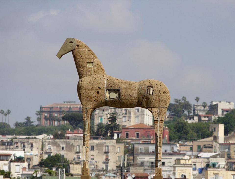 The horse by Mimmo Paladino (photo by Amedeo Benestante).