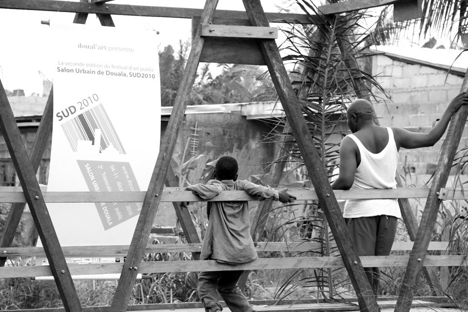 TiesTen Bosch, <em>Diving in deep</em>, Ndogpassi III, 2010. Public art commissioned and produced by doual'art within SUD 2010. Photo Roberto Paci Dalò, Douala, 2010 TiesTen Bosch, <em>Diving in deep</em>, Ndogpassi III, 2010. Public art commissioned and produced by doual'art within SUD 2010. Photo Roberto Paci Dalò, Douala, 2010