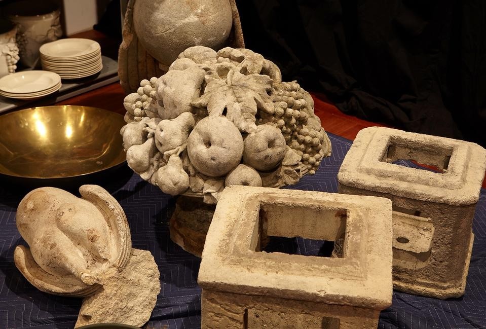 Francesco Simeti, <i>A seahorse, a caravel, and large quantities of concrete, stone, fill, topsoil, tiles, piping, trees and other plants</i>, 2012; Detail of exhibition room installation. © Vizcaya Museum and Gardens, Miami, Florida.
