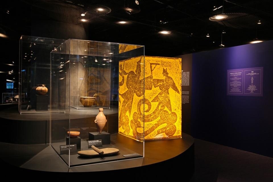 <em>Les Seductions du Palais</em>, installation view at the Quai Branly, Paris