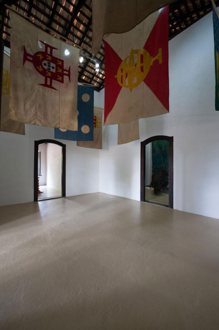 Hugo Canoilas, <em>Passáros do Paraíso</em>, installation view at Casa do Bandeirante