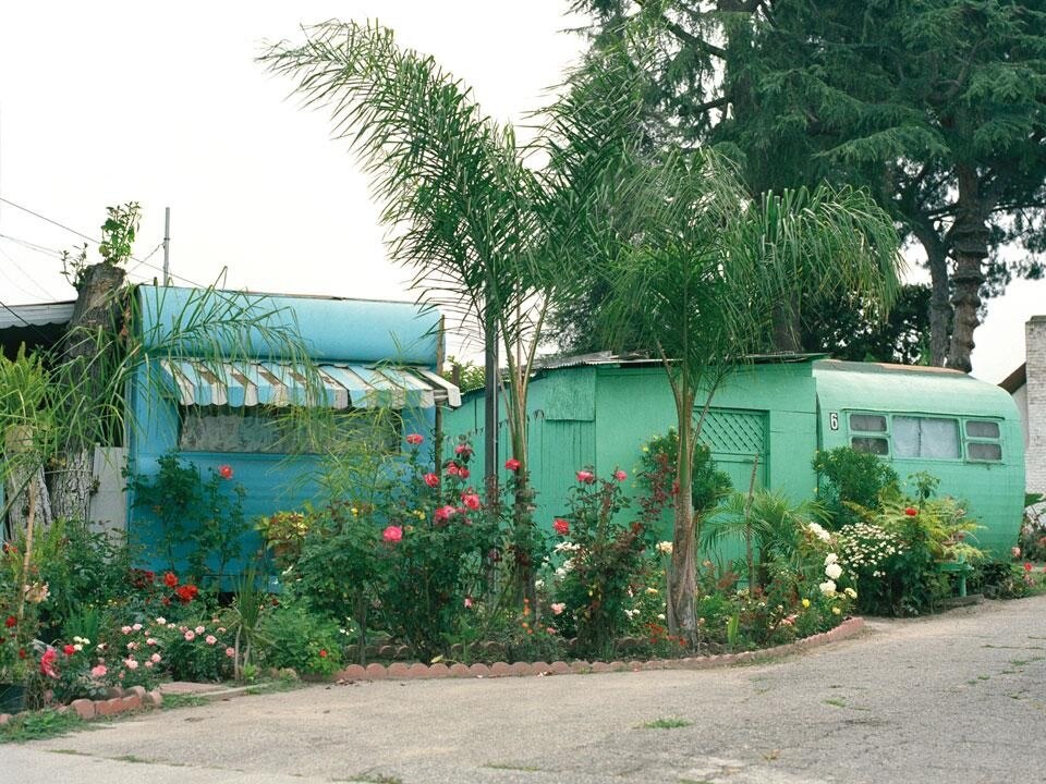 Top: Andrea Wilmsen, <em>Tacheles, Berlin</em>. Above: Corina Gamma, <em>Maywood, Los Angeles</em> Top: Andrea Wilmsen, <em>Tacheles, Berlin</em>. Above: Corina Gamma, <em>Maywood, Los Angeles</em>