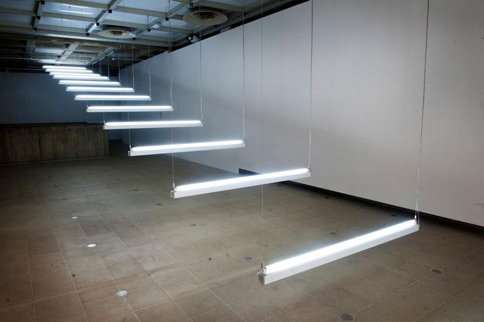 Brigitte Kowanz, <em>Light Steps</em> (1990-2013). ©the artist. The artist, courtesy Häusler Contemporary, München/Zürich; Galerie Krobath, Wien/Berlin; Galerie Nikolaus Ruzicska, Salzburg; Bryce Wolkowitz Gallery, New York 
