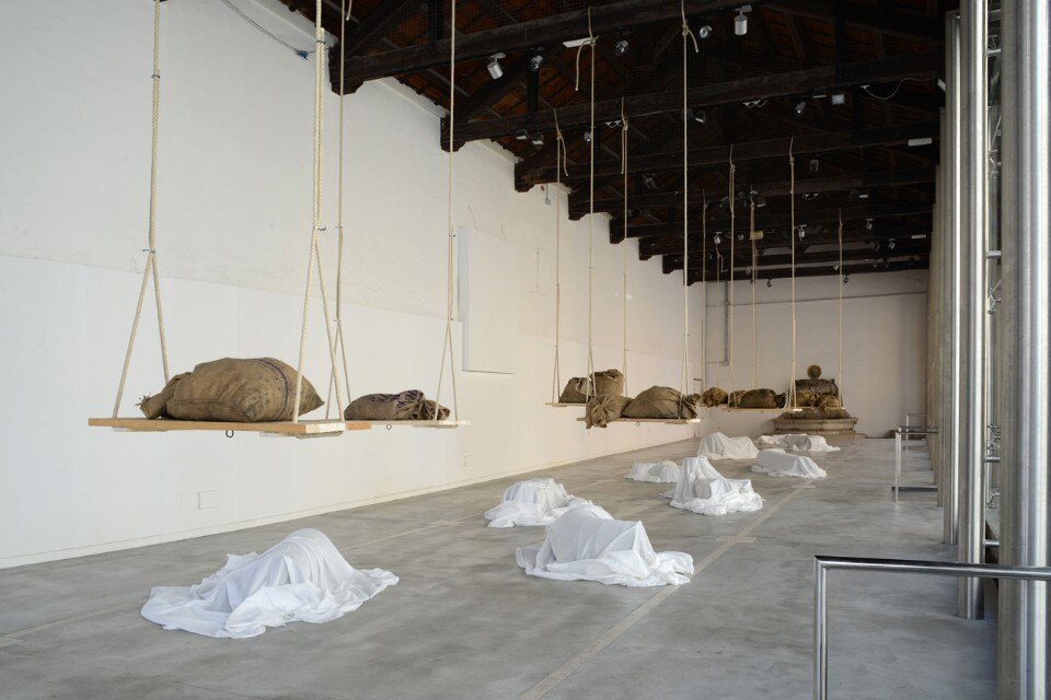 La mostra di Jannis Kounellis al Centro arti visive Pescheria, Pesaro