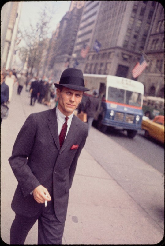 Garry Winogrand, Untitled (New York), circa 1965. 35mm color slide. Collection of the Center for Creative  Photography, The University of Arizona. © The Estate of Garry  Winogrand, courtesy Fraenkel Gallery, San Francisco