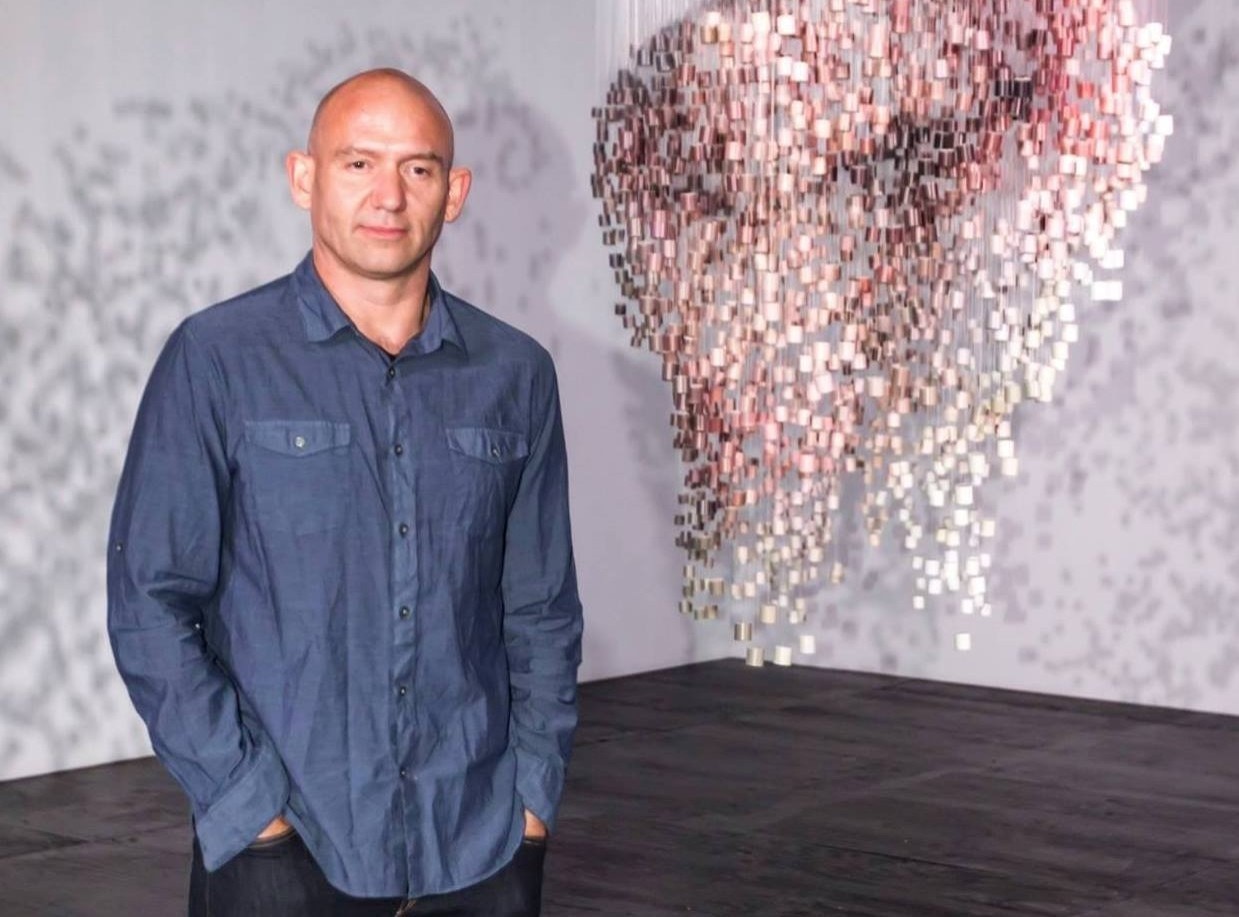 Interview with artist Michael Murphy, pioneer art created and installation for Samsung