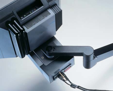 Particular care was devoted to the composition of its volumes in the rear part, highlighting the flexible PCI card housing