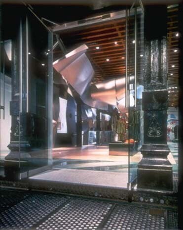 Frank Gehry, Tribeca Issey Miyake showroom, NY, 2002
