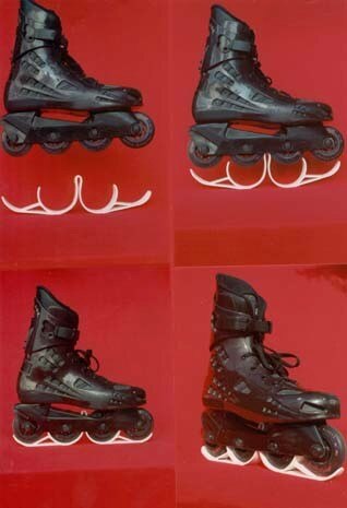 The first italian prize went to a degree student from the school of design at the Università della Sapienza in Rome, Generoso Parmegiani, who designed “Stop Wheels”, a brake for roller blades

