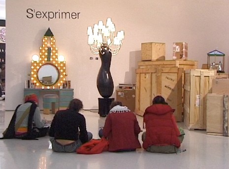 The exhibition “+ & -“ 1980-2000 presents the collection of the National Contemporary Art Fund at the Museum of Modern Art