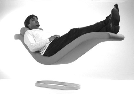 Satyendra Pakhalé seated on the floating chair