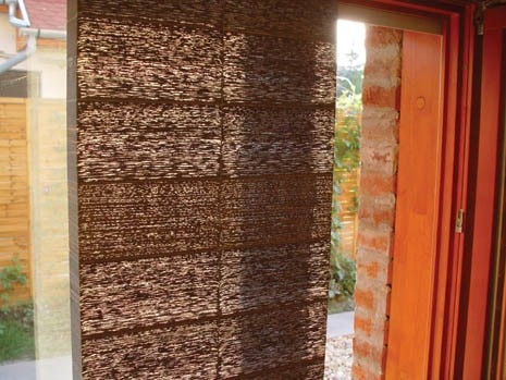 Thanks to the fibre optic filaments and a production process that largely eliminates the formation of air bubbles, LiTraCon outperforms traditional concrete in many laboratory tests