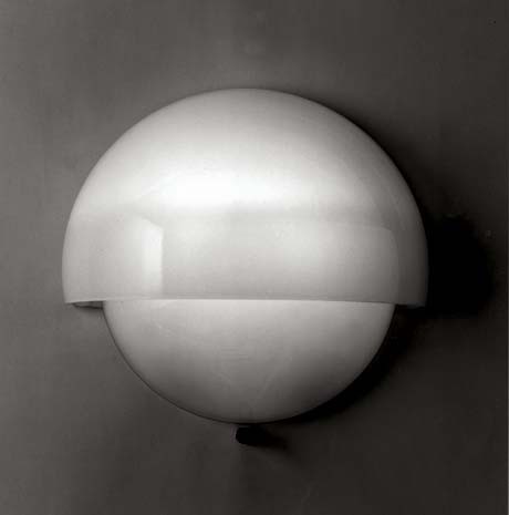 The Mania lamp designed by Magistretti and produced by Artemide in 1963
