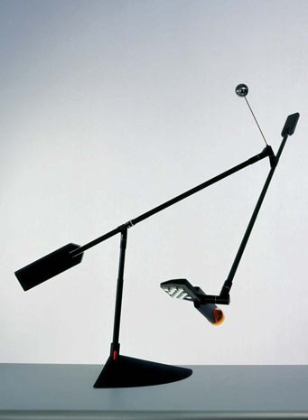 The Halley won the gold award in the lighting category, at Neocon in Chicago Comments on the design of the Halley lamp